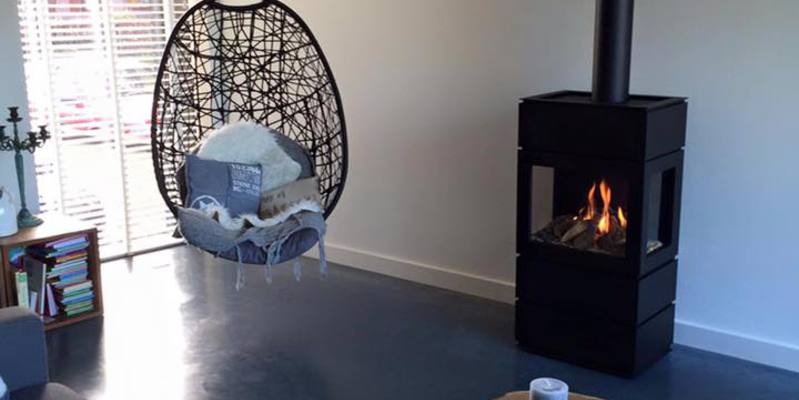 woonkamer modern zwart licht & sprankelend driezijdig gas verticaal vrijstaand 