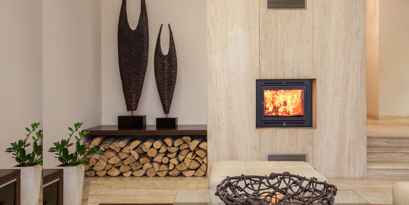 woonkamer modern front schouw licht & sprankelend verticaal hout inzet 