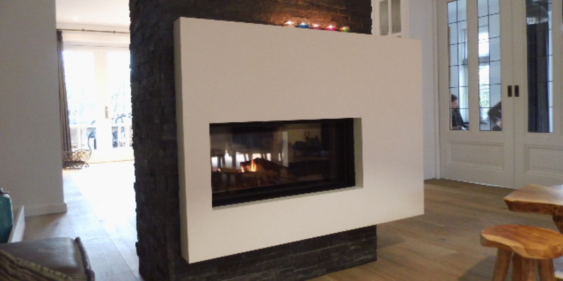 woonkamer modern inbouw front schouw zwart licht & sprankelend gas 