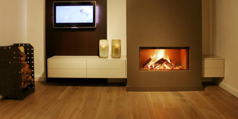 woonkamer modern inbouw front schouw zwart licht & sprankelend hout rechthoekig 