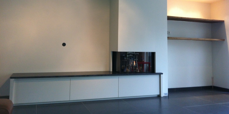 woonkamer modern inbouw zwart rechthoek licht & sprankelend gas hoek 