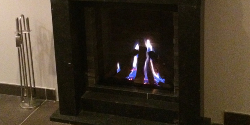 woonkamer vierkant stevig & rustiek inbouw front schouw zwart gas klassiek 