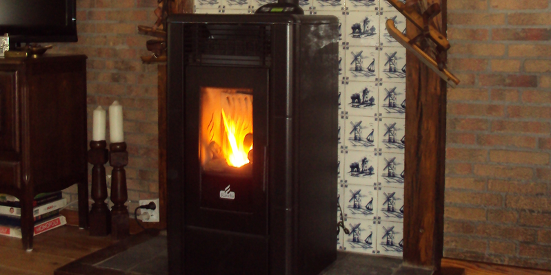 woonkamer front schouw zwart klassiek sfeervol & klassiek vrijstaand pellet rechthoekig 