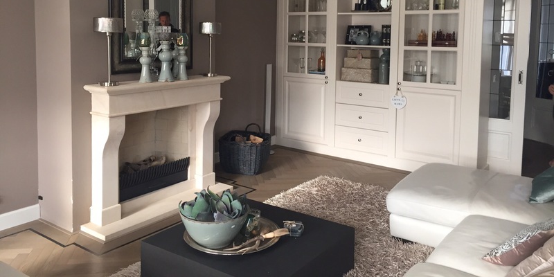 woonkamer modern vierkant inbouw front schouw licht & sprankelend hout creme 