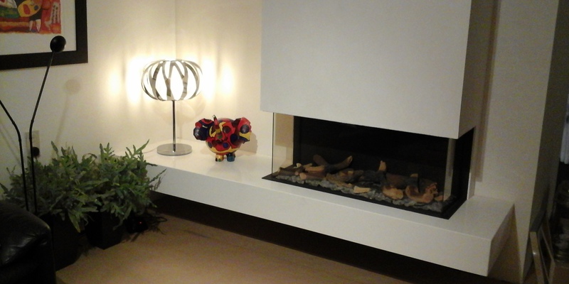 hip & happening woonkamer modern inbouw driezijdig gas rechthoekig beige natuursteen plateau 