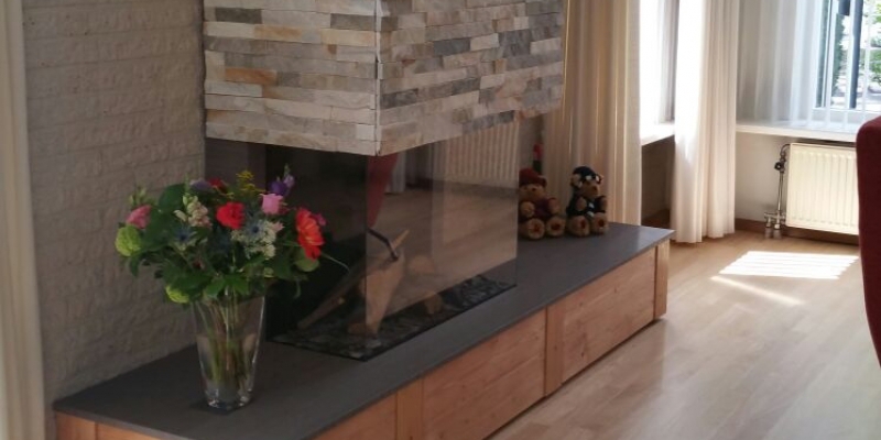 hip & happening woonkamer modern inbouw driezijdig gas rechthoekig steenmotief 