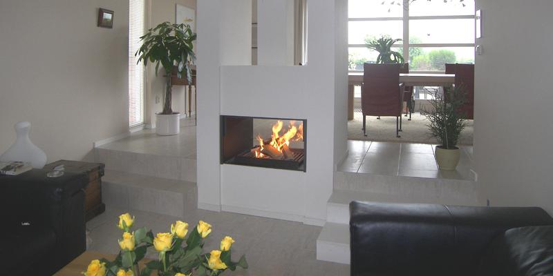woonkamer modern doorkijk inbouw rechthoek licht & sprankelend wit hout 