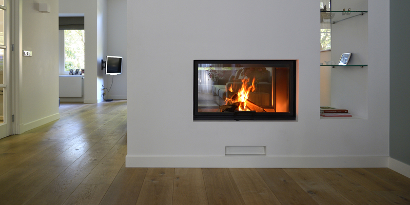 woonkamer modern doorkijk rechthoek licht & sprankelend wit hout inbouw met liftdeur 