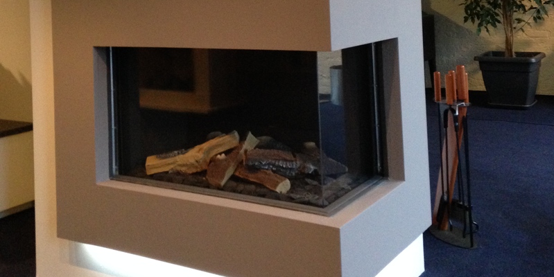 woonkamer modern inbouw licht & sprankelend gas hoek hoekig taupe 