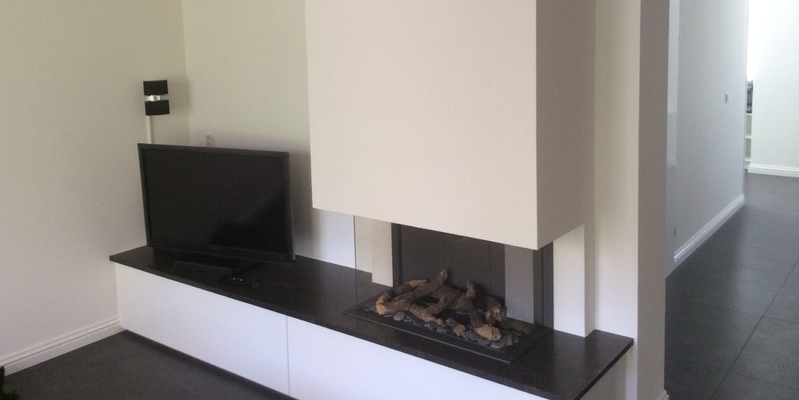 woonkamer modern inbouw zwart rechthoek licht & sprankelend driezijdig gas plateau  