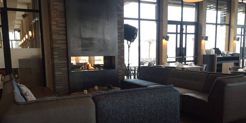 modern doorkijk grijs inbouw rechthoek licht & sprankelend gas eetkamer 