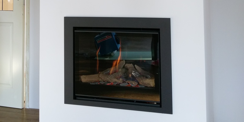 woonkamer modern front zwart rechthoek licht & sprankelend gas inzet 