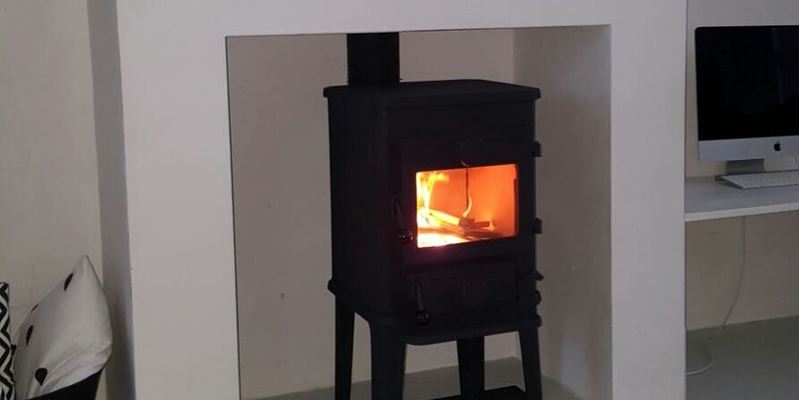 hip & happening woonkamer modern vierkant front schouw zwart vrijstaand hout 