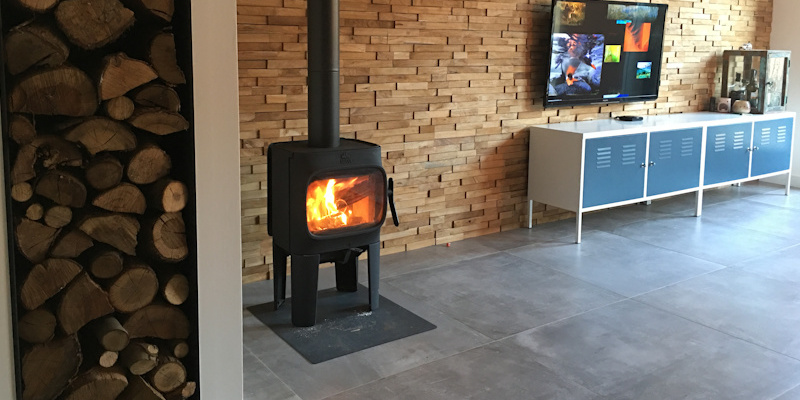 hip & happening woonkamer front zwart vrijstaand hout afgerond 