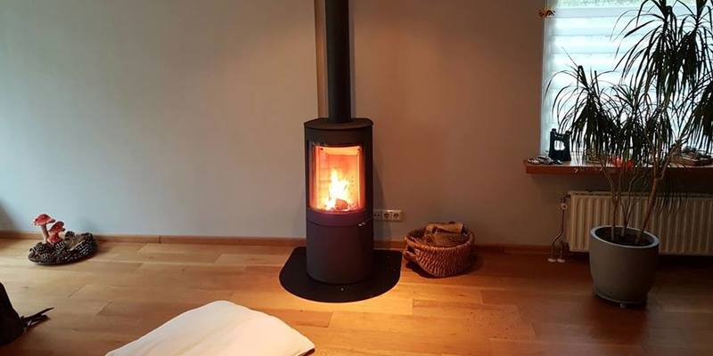 hip & happening woonkamer modern front zwart vrijstaand hout half rond 