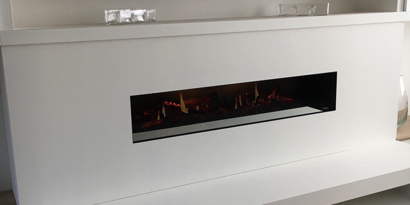 Hippe elektrische sfeerhaard in woonkamer | kachels.nl Hippe elektrische sfeerhaard in woonkamer | kachels.nl