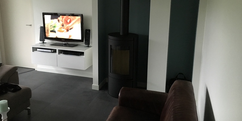 woonkamer modern front zwart sfeervol & klassiek vrijstaand rond hout 