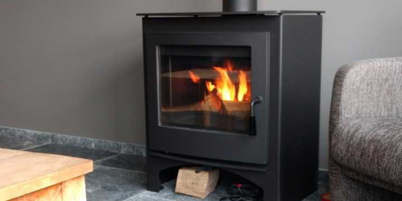 hip & happening woonkamer modern vierkant front zwart vrijstaand hout 