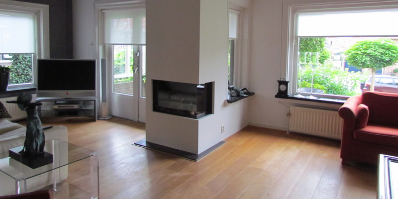 woonkamer modern inbouw zwart rechthoek licht & sprankelend gas hoek 