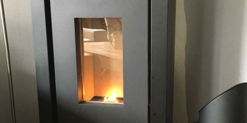 woonkamer modern front zwart vrijstaand pellet rechthoekig 