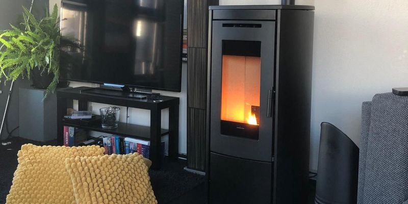 hip & happening woonkamer modern front zwart vrijstaand pellet afgerond 