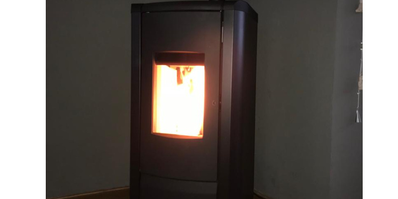 hip & happening woonkamer modern vierkant front zwart vrijstaand pellet 