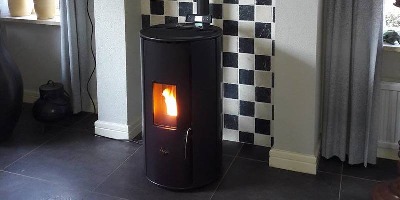 hip & happening woonkamer modern front schouw zwart vrijstaand pellet half rond 