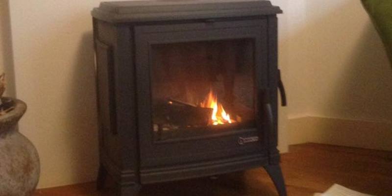 woonkamer vierkant stevig & rustiek front zwart vrijstaand hout Tijdloos 